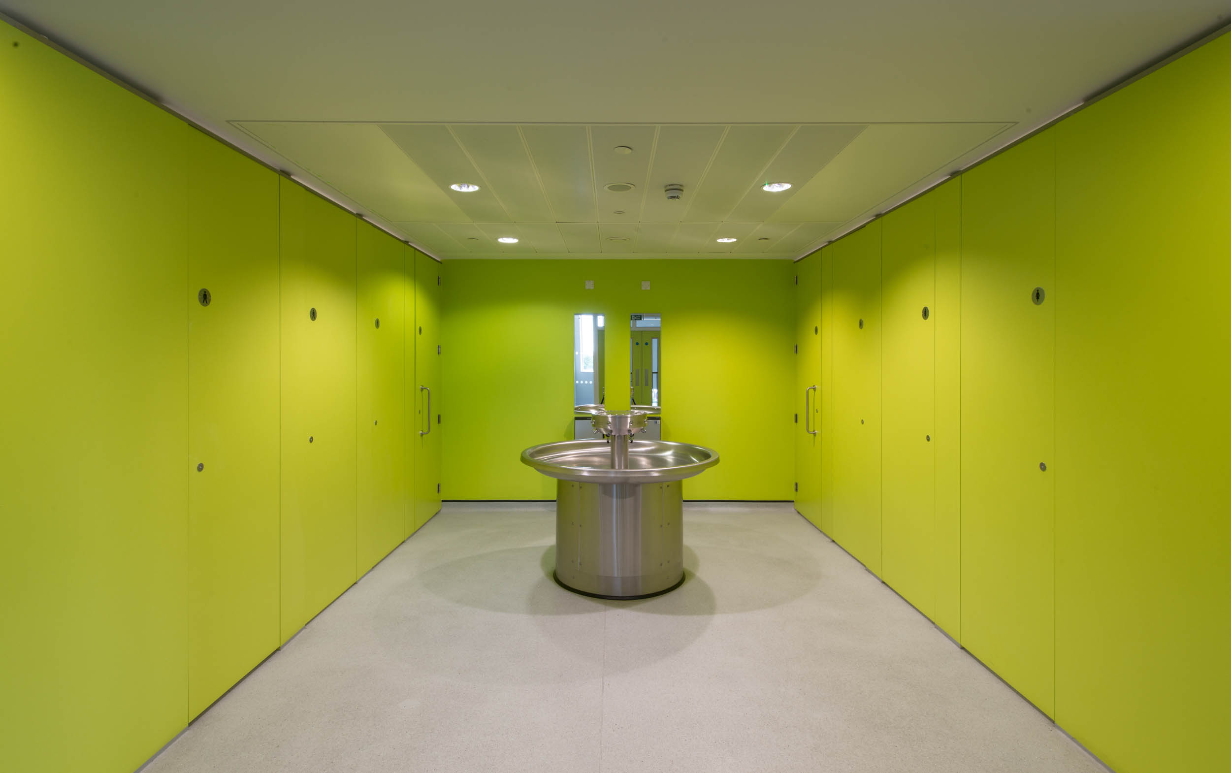 venesta-washrooms-toilet-cubicles-unity-full-height-school-toilets-isaac-newton-academy1
