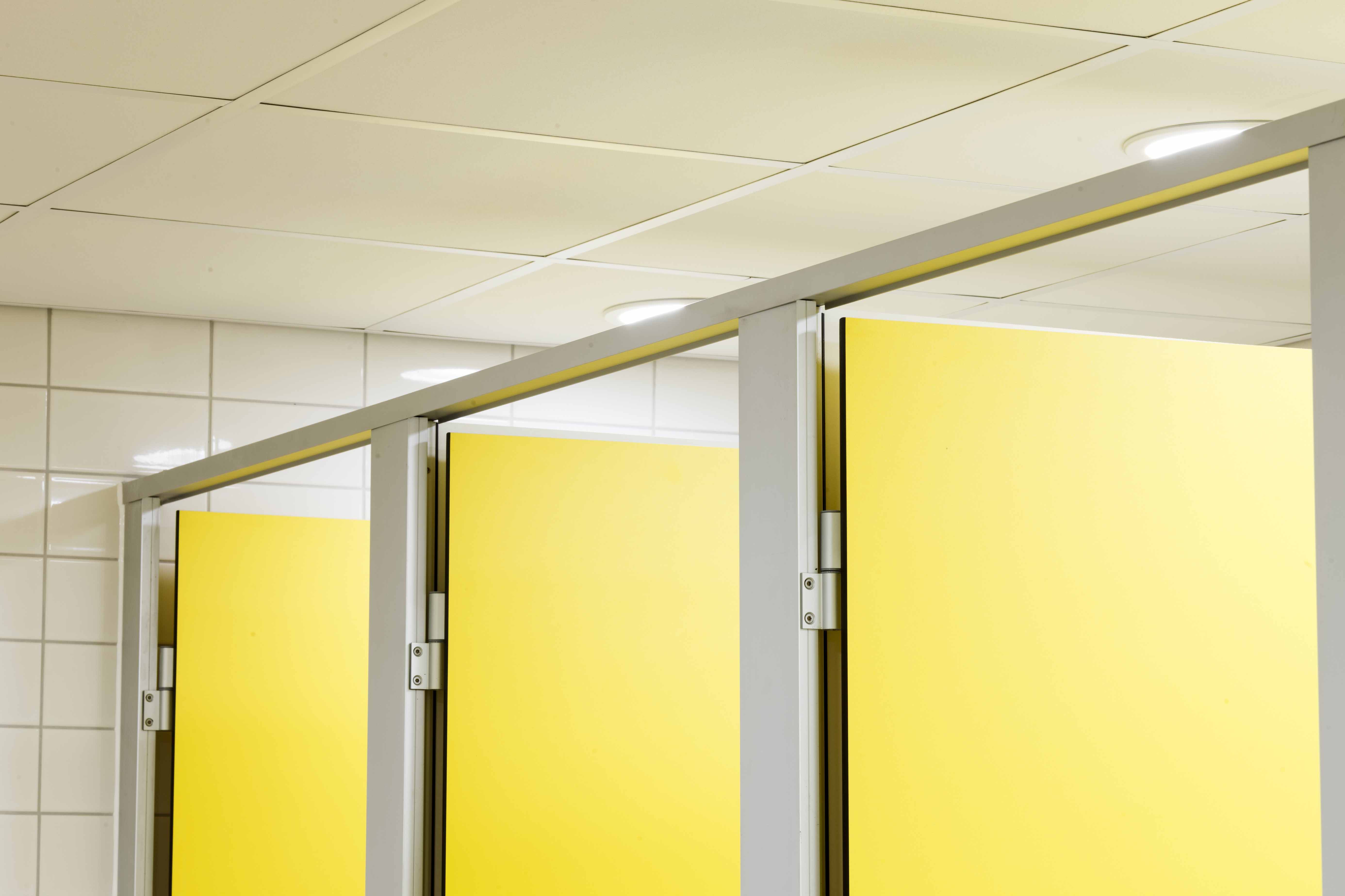 venesta-washrooms-toilet-cubicles-fusion-denbigh-leisure-centre5