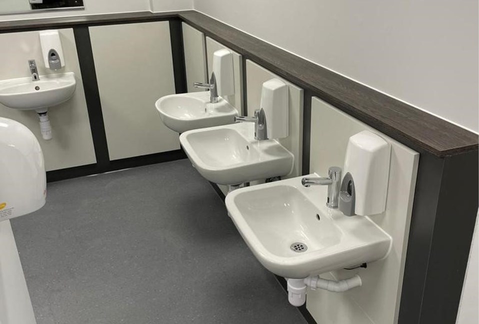 venesta-washrooms-case-study-rnli-allweather-lifeboat-centre-vepps1