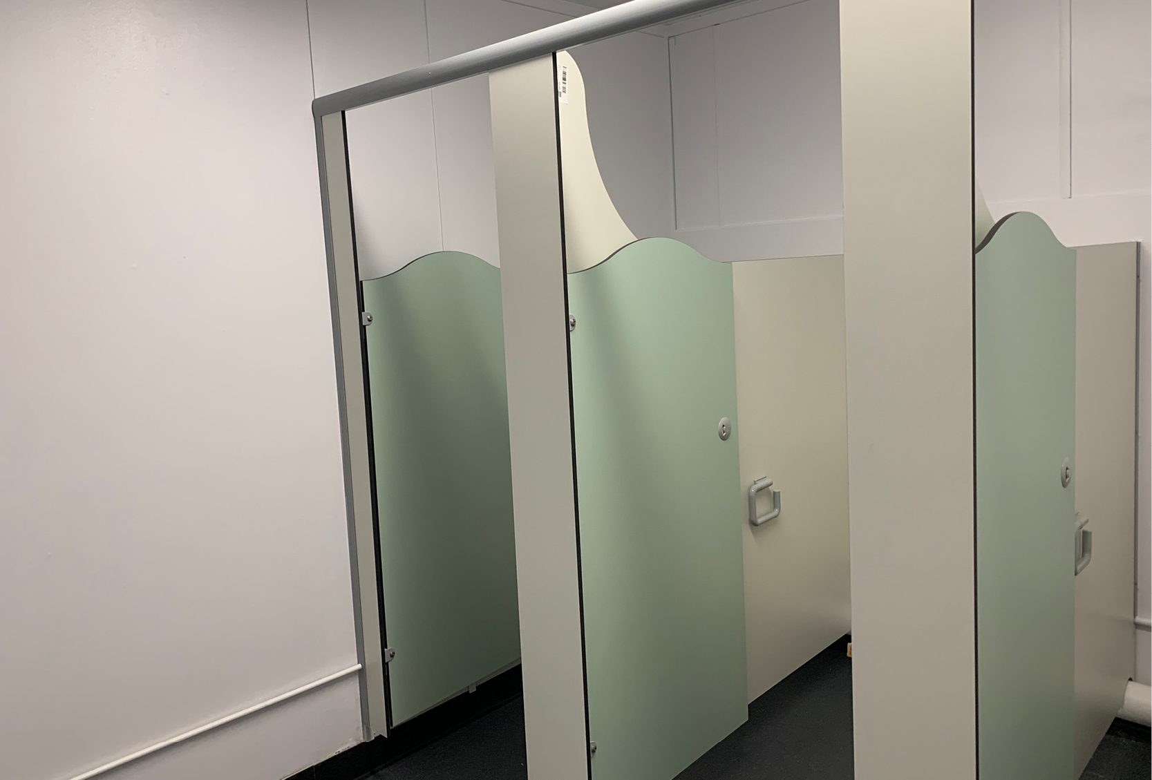 Venesta Washrooms Case Study Alexander Mcleod Primary School Toilet Cubicles Genesis5