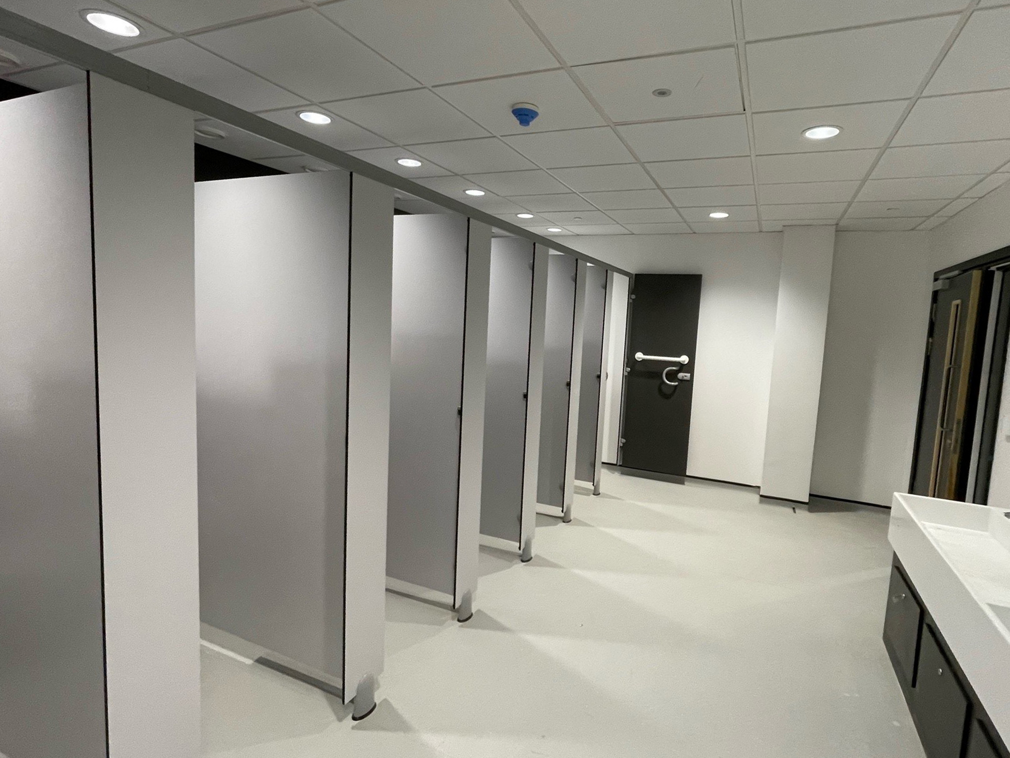 Venesta Washrooms Toilet Cubicles Award Case Study Fulham Boys 2