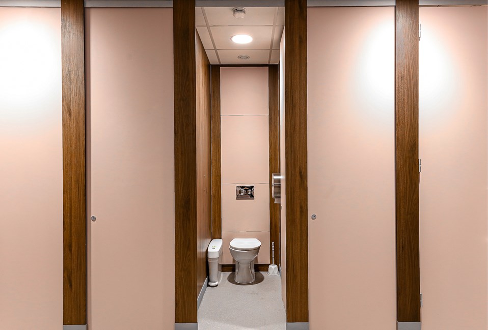 venesta-washrooms-case-study-st-edmunds-catholic-school (2)