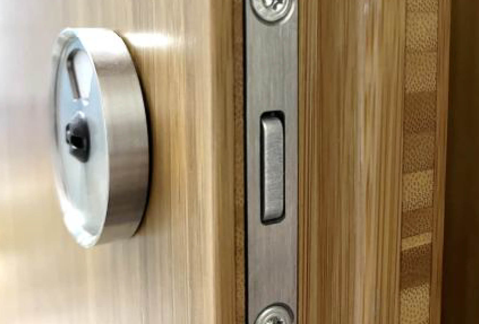 venesta-washrooms-toilet-cubicles-infinite-bamboo-lock