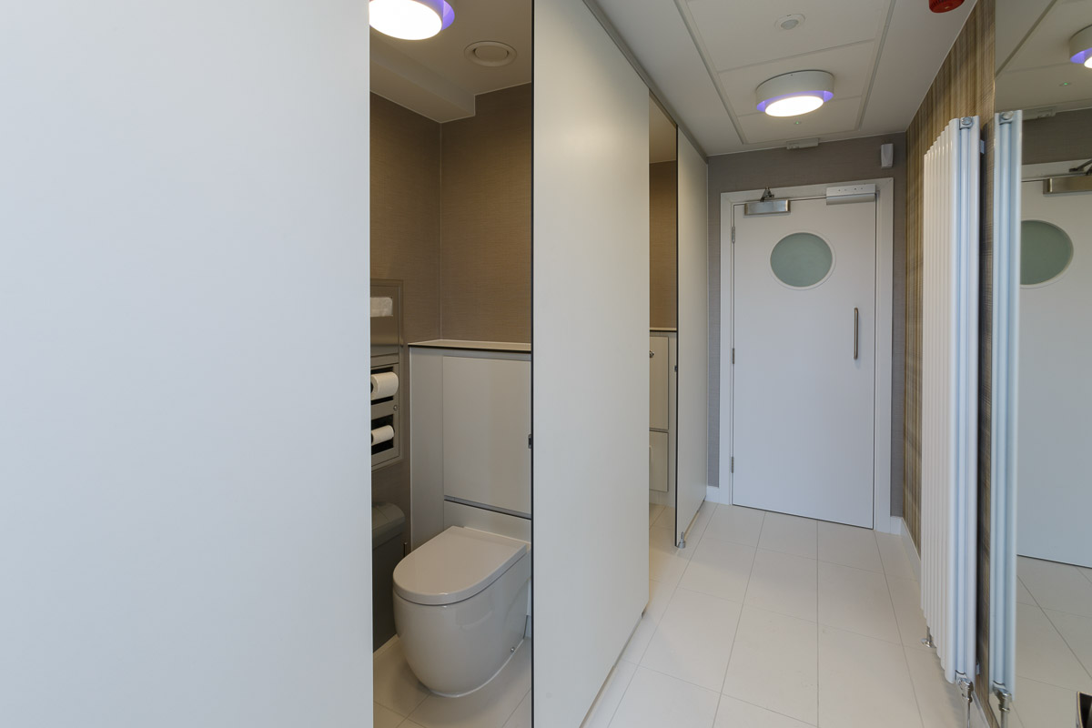venesta-washrooms-toilet-cubicles-unity-full-height-inline-rapiduct-panelling-wc-united-talent-agency-london3