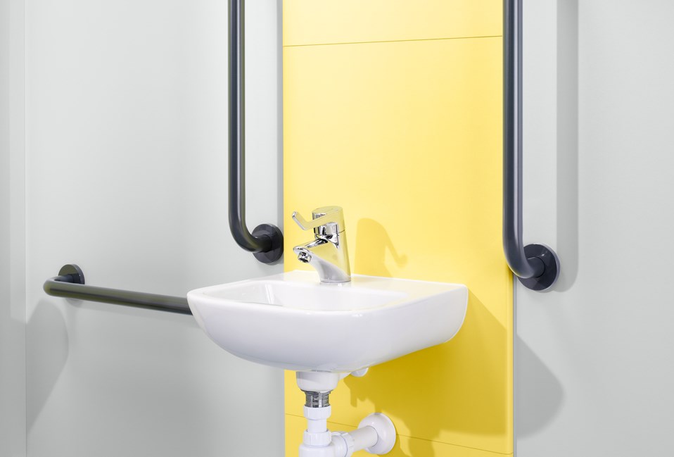Venesta Washrooms Healthcare Ips Vepps Wall System1