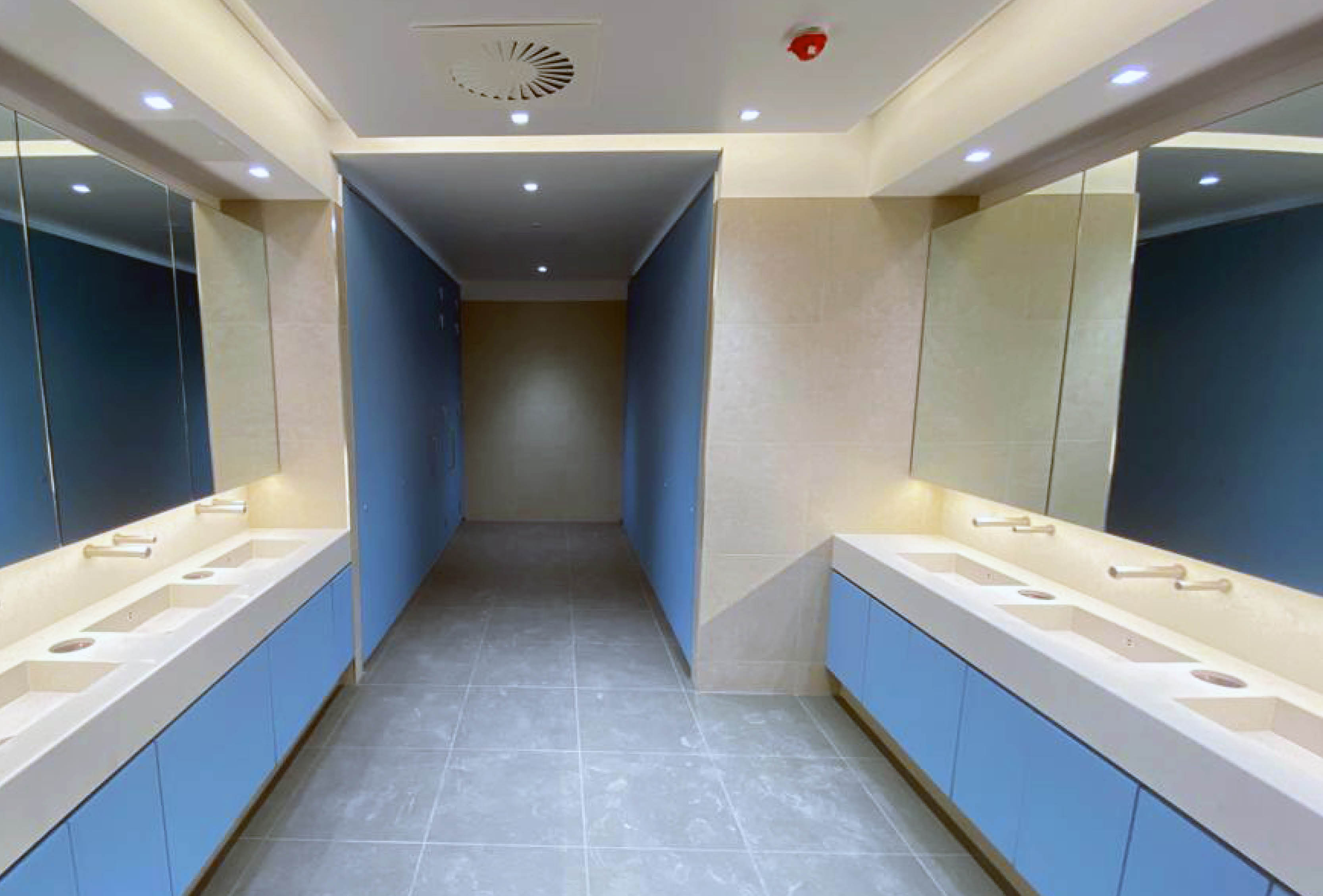 Venesta-Washrooms-Case-Study-Fibonacci-Office-Unity-Full-Height-Cubicles-Main-Room
