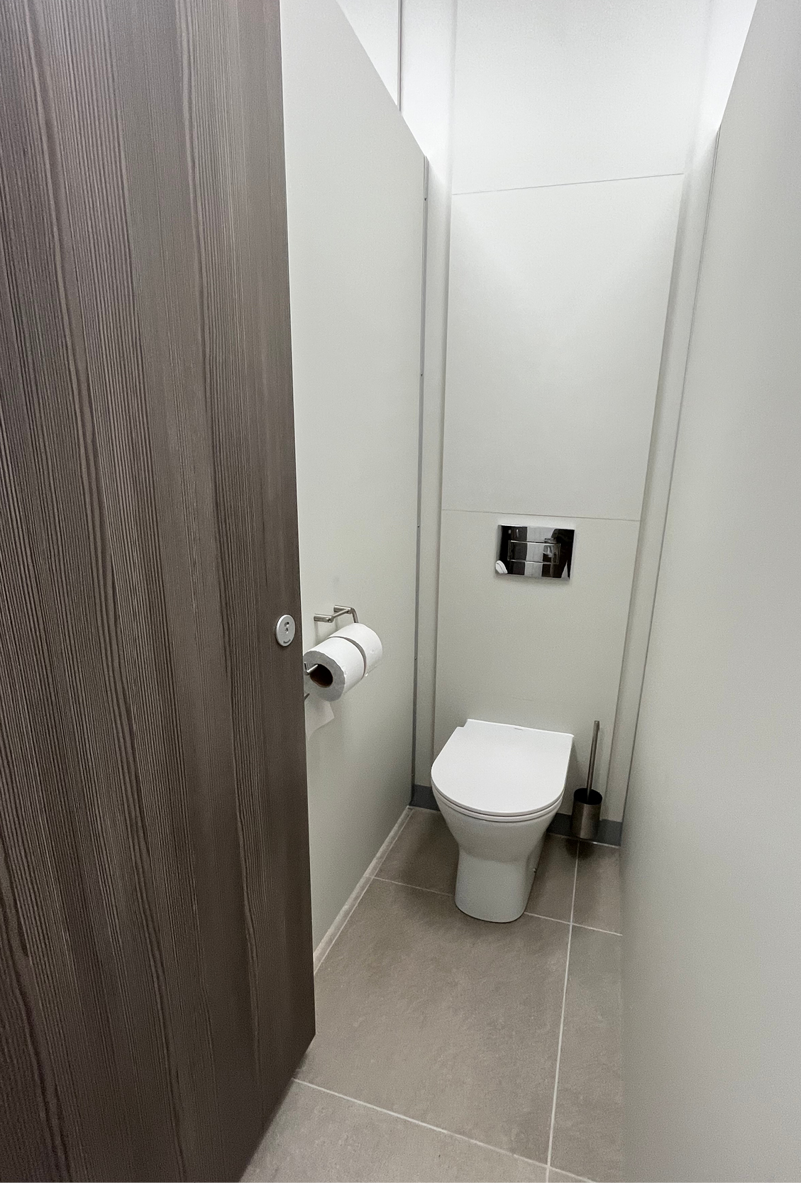 venesta-washrooms-case-study-factory-washroom-project (4)