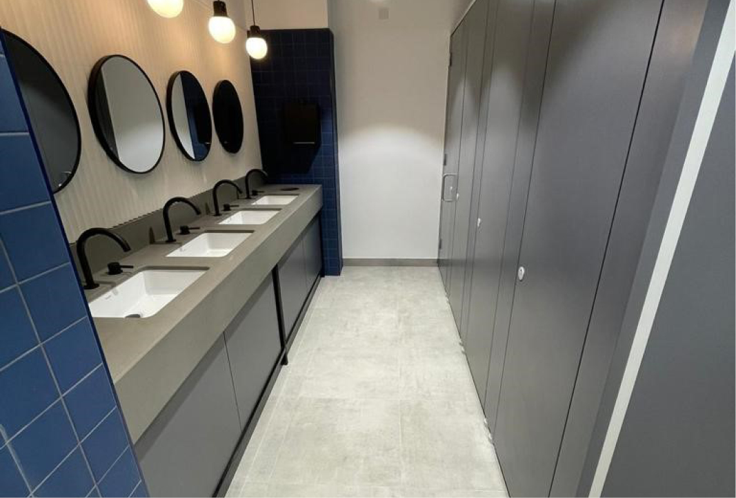 venesta-washrooms-case-study-malvern-house-toilet-cubicles-unity-colourcoat2