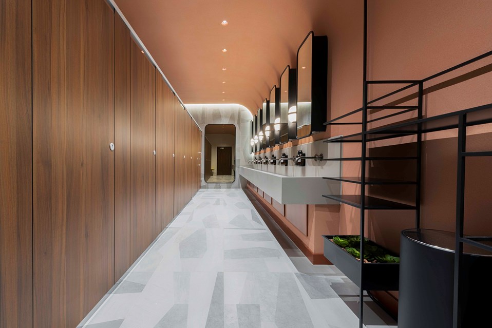 venesta-washrooms-toilet-cubicles-unity-capital-one-head-office2