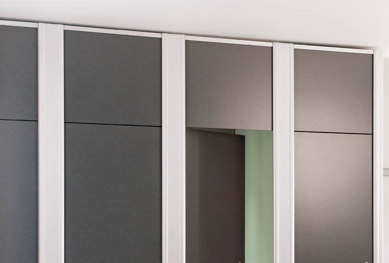 venesta-washrooms-toilet-cubicle-centurion-full-height-overpanels