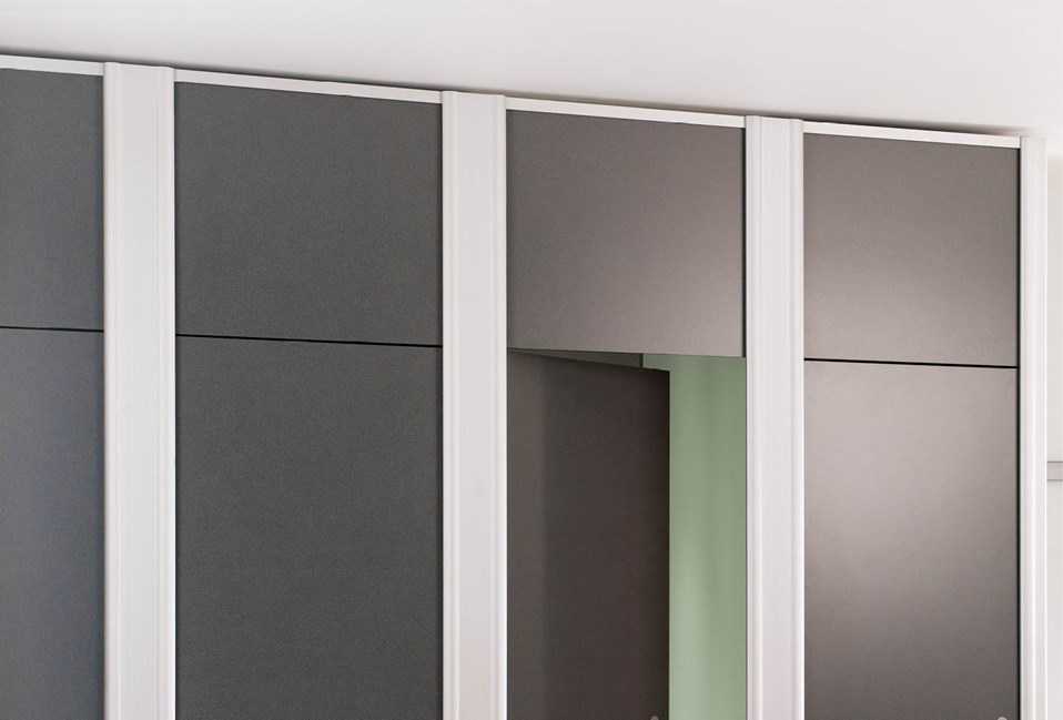 venesta-washrooms-toilet-cubicle-centurion-full-height-overpanels