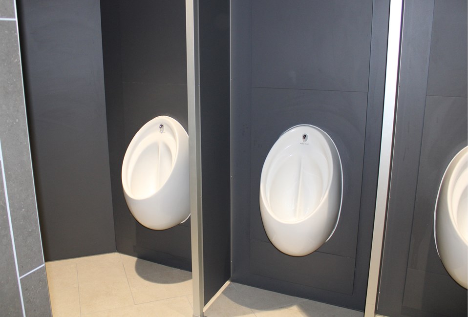 venesta-washrooms-case-study-shakespeare-north-playhouse-rapiduct1