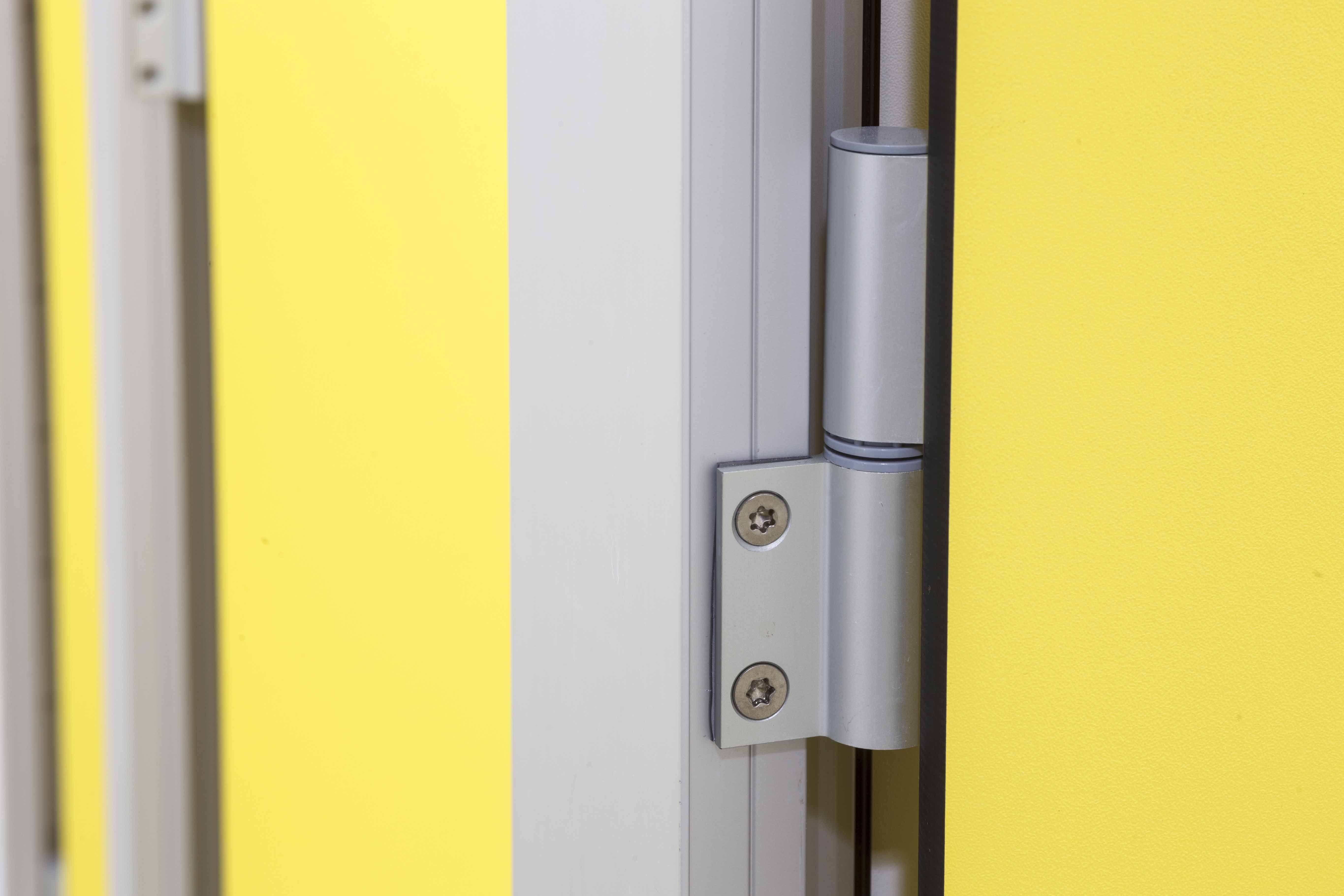 venesta-washrooms-toilet-cubicles-fusion-hinge-denbigh-leisure-centre1