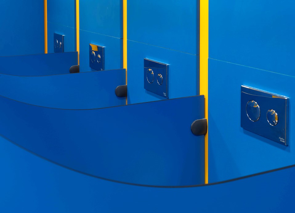 venesta-washrooms-toilet-cubicles-genesis-vepps-ips-preplumbed-panel-panelling-belleville-primary-school2
