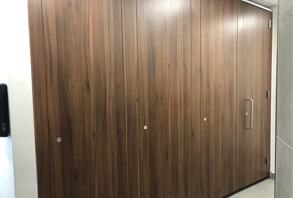 Venesta Washrooms Toilet Cubicles Ips Vepps Office Washroom Renovation2