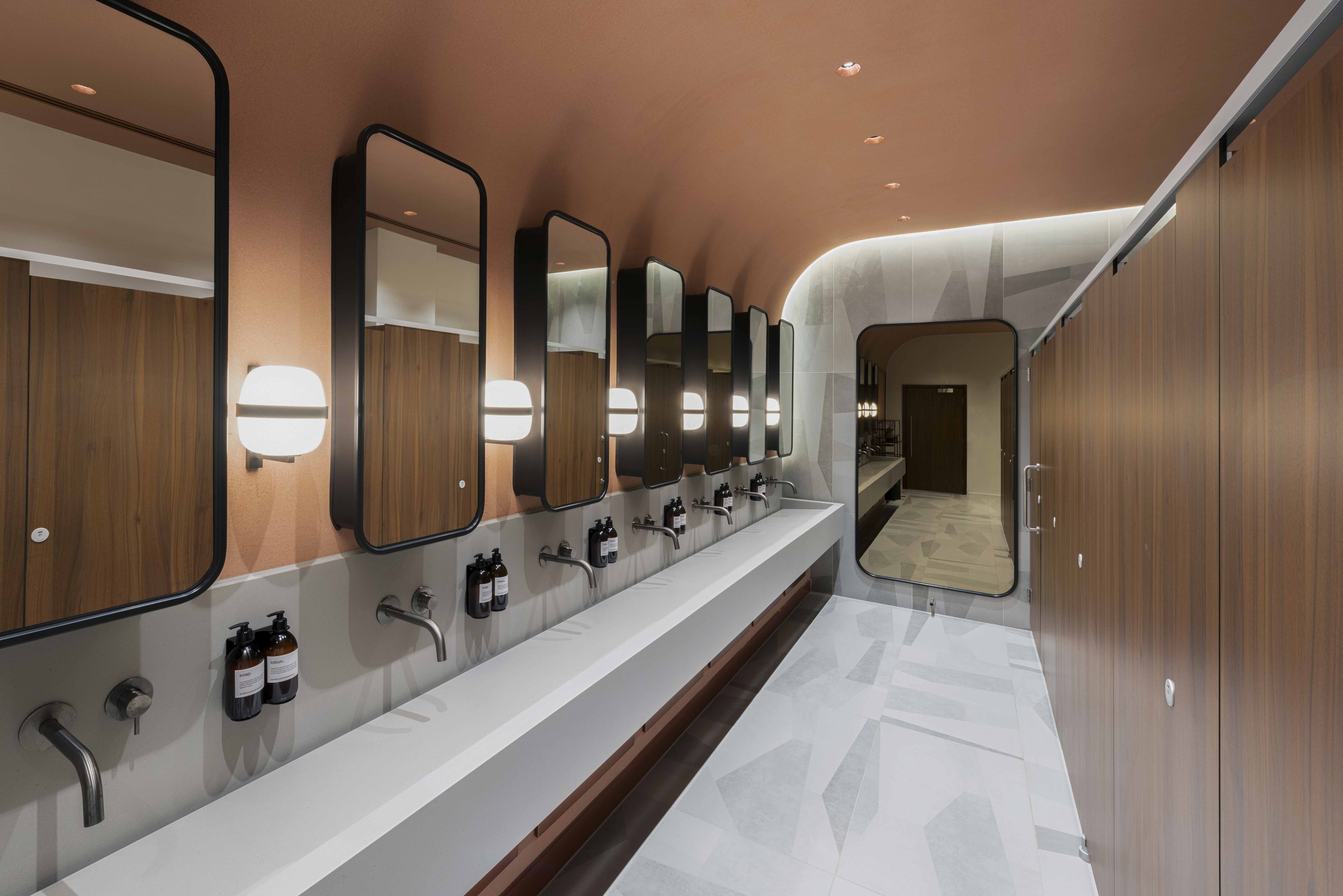 venesta-washrooms-toilet-cubicles-unity-capital-one-head-office5