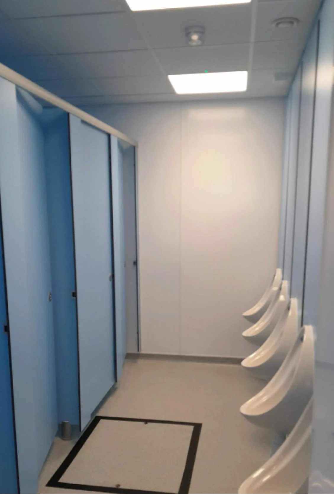 venesta-washrooms-commercial-eton-college3