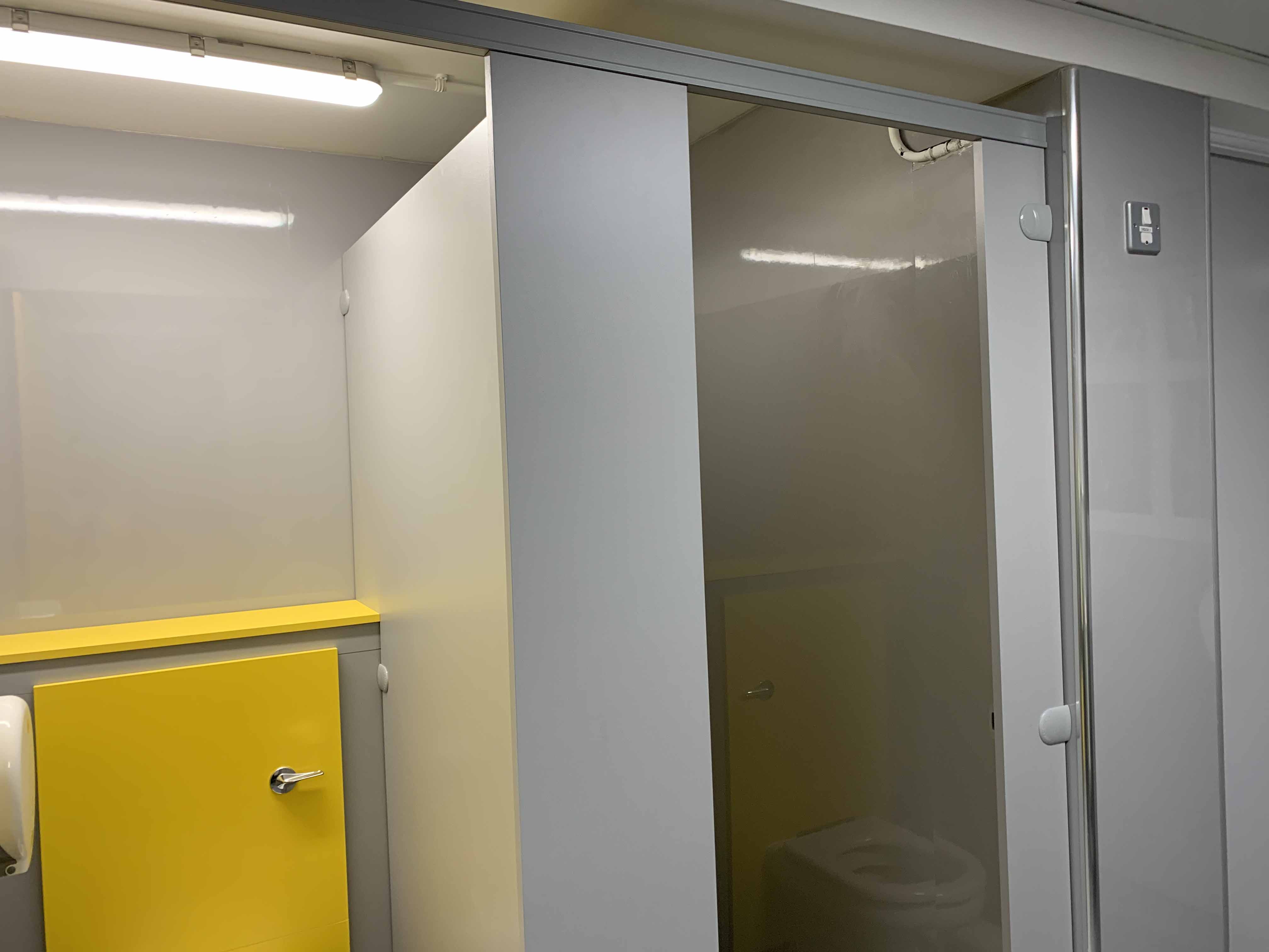 venesta-washrooms-toilet-cubicles-award-vepps-ips-wc-marian-vian-primary-school
