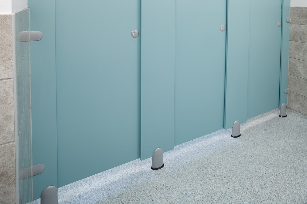 venesta-washrooms-toilet-cubicles-award-wc-royal-grammar-school1