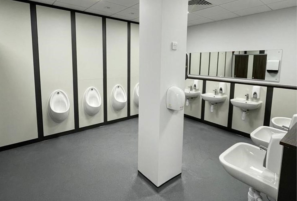 venesta-washrooms-case-study-rnli-allweather-lifeboat-centre-vepps2