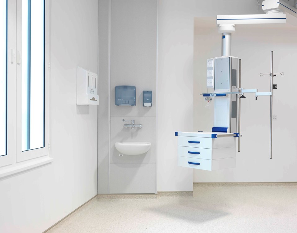 venesta-washrooms-vepps-healthcare-boxed-out-unit-royal-london-hospital2