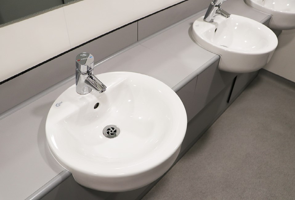 Venesta Washrooms Sgl Vanity Unit5