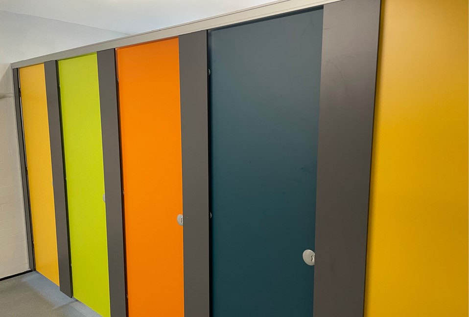 Venesta Washrooms Toilet Cubicles Ips Wimbledon Chase Primary School Girls3